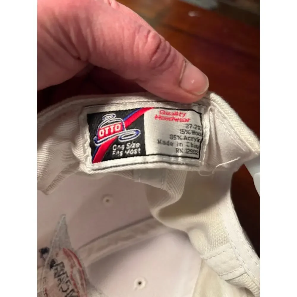 Vintage VTG snapback NCAA football white hat dad cap embroidered red blue logo